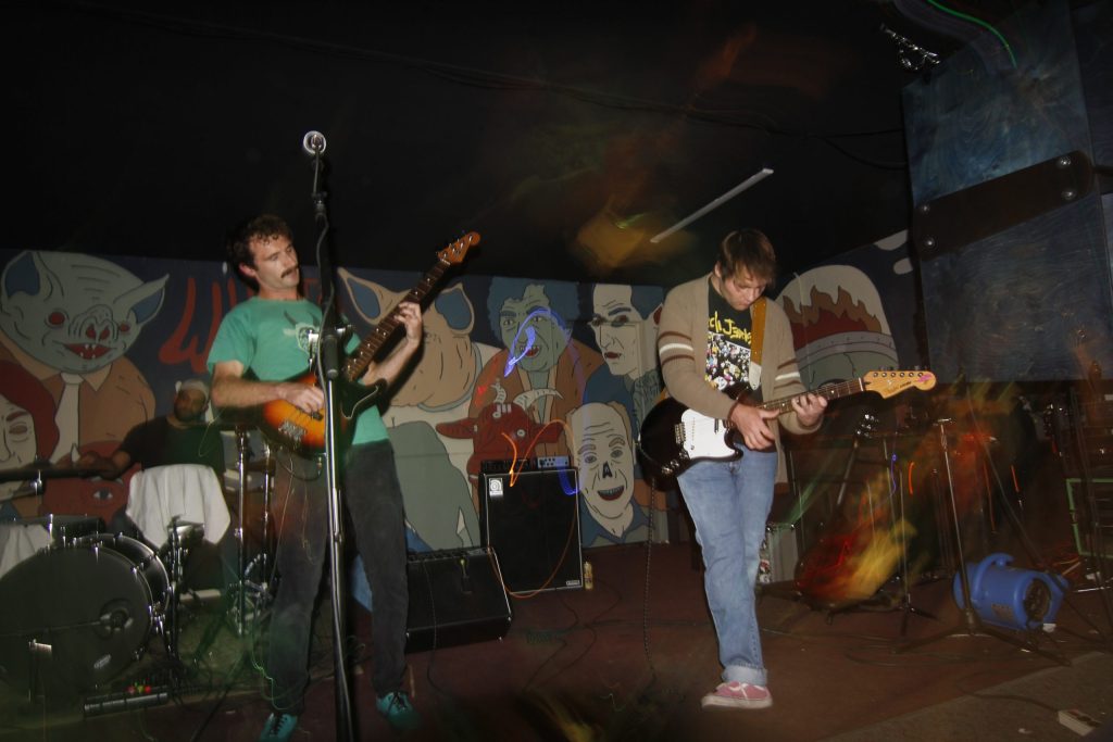 How to (finally) learn to play guitar this summer