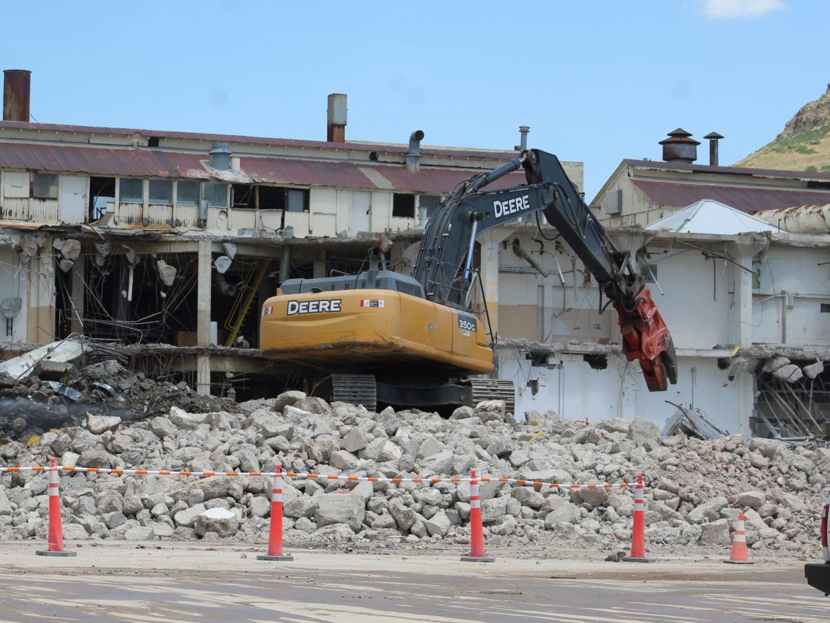 Amid continual complaints, Golden modifying rules for all construction projects