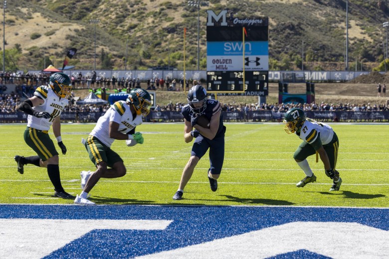 Colorado School of Mines senior wide receiver Max McLeod runs for a touchdown during the Sept. 28 Homecoming game against Black Hills State